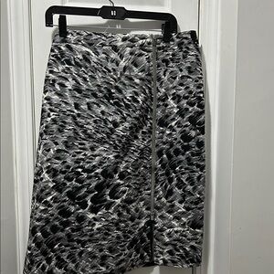 Talbots Black and White Abstract Print Pencil Skirt with Zip